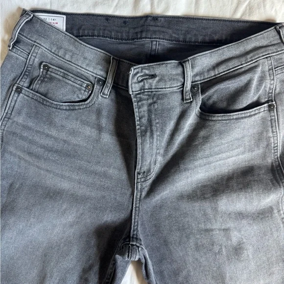 GAP Women's Skinny Jeans in Charcoal Gray - Picture 2 of 7